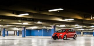 Ile waży Seat Alhambra?