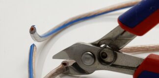 Jak zakończyć kable głośnikowe?