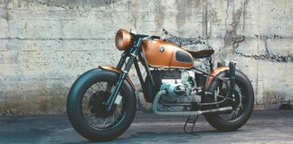 Na jakim motocyklu zdaje się AM?